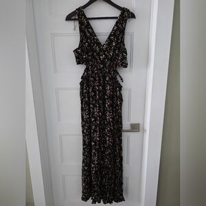 Chic Black Floral Maxi Dress